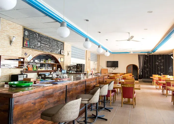 彭兹酒店 3* 库萨达斯