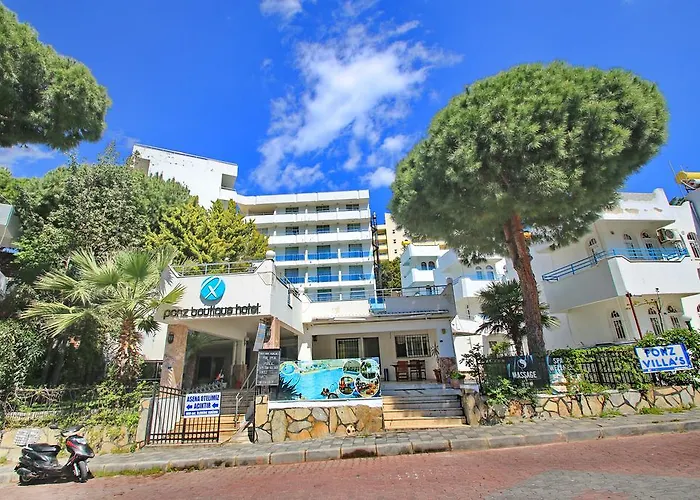 彭兹酒店 3* 库萨达斯