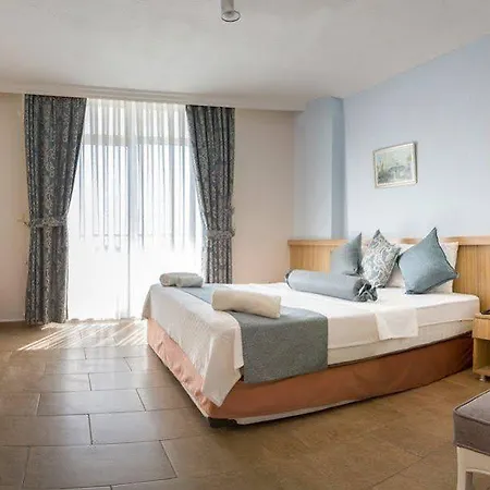 Ponz Hotel 3* Kusadasi