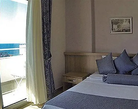 Hotel Ponz 3*