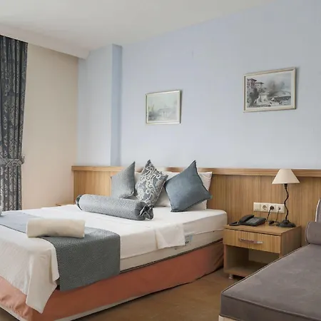 Ponz Hotel